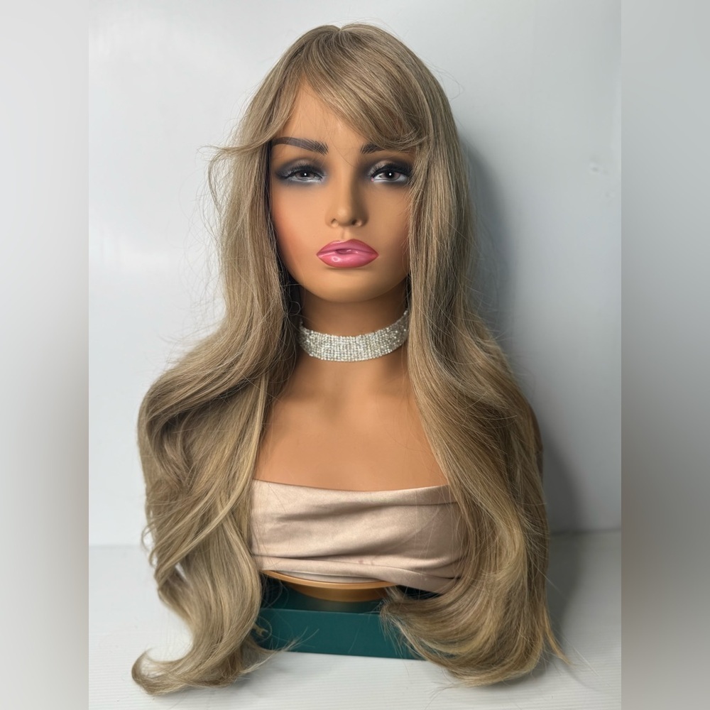 Light Ash Blonde Wavy Wig with highlights for Women